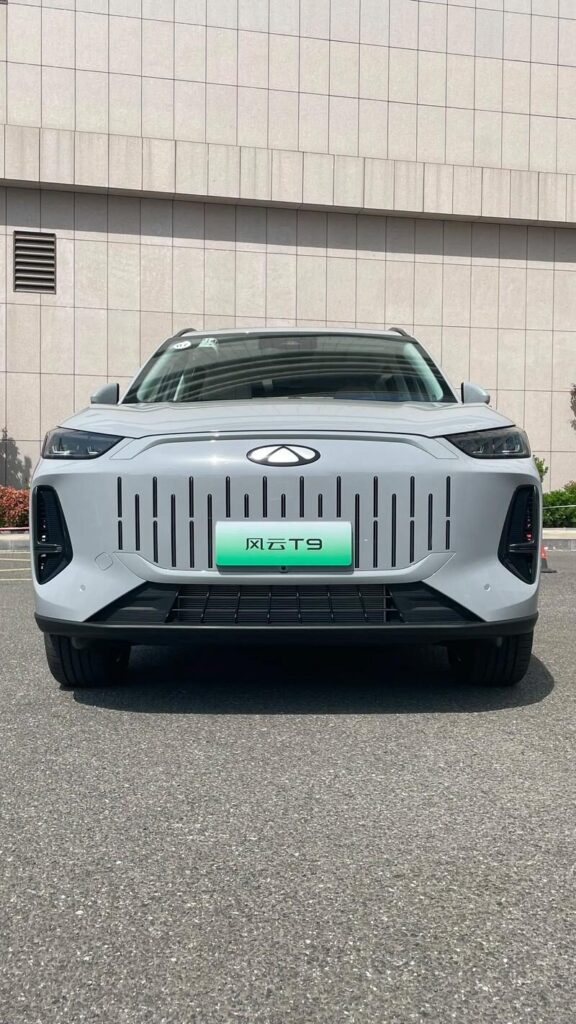 a car parked in front of a building