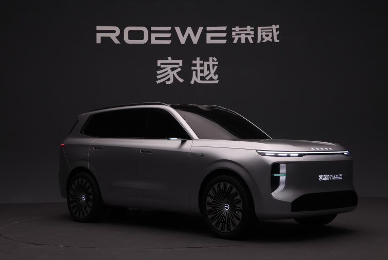 Roewe and ByteDance Unveil World’s First AI-Native Vehicle Series: The End of Retrofitted AI